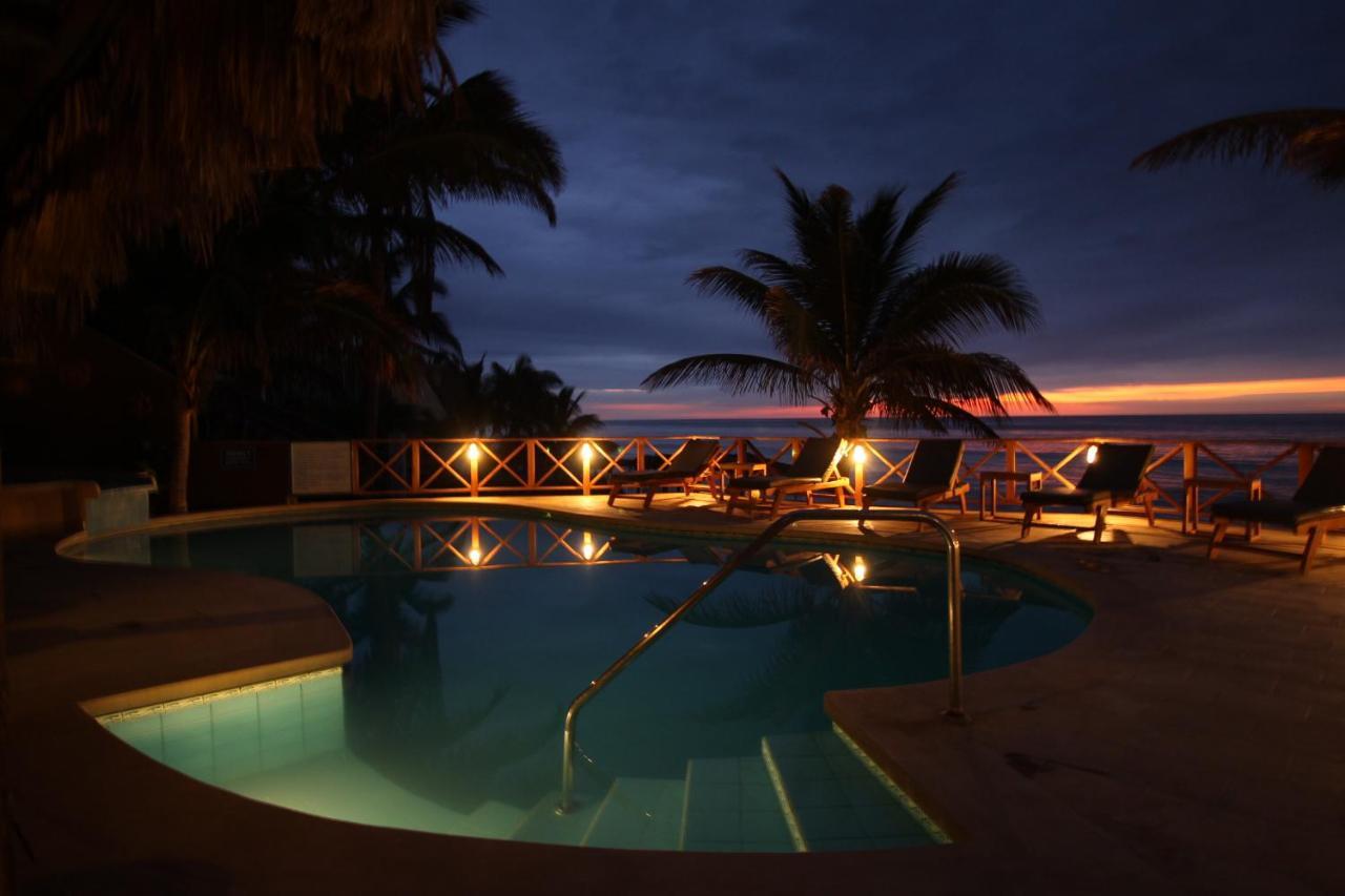 Mancora Beach Hotel - Adults Only Exterior photo